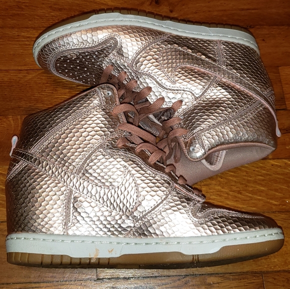 nike dunk sky hi rose gold
